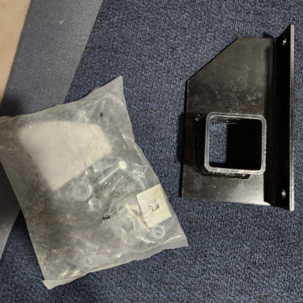 Trailer Hitch Draw-Tite 5350 (Side Bracket And Hardware Only)